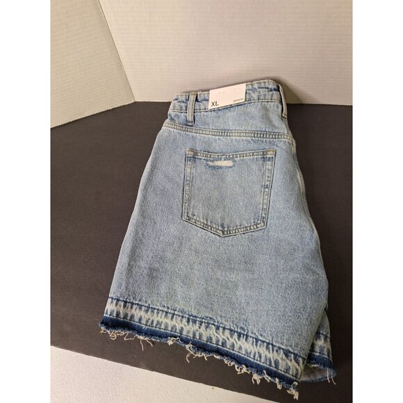 Zenana Shorts Women's Size XL 35X5 Cutoff Distressed Medium Wash Denim - Picture 5 of 6